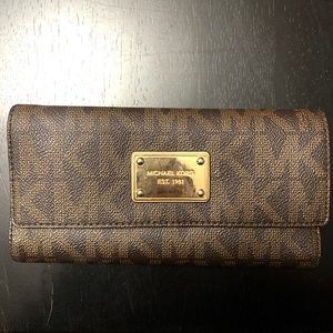 Michael kors wallet